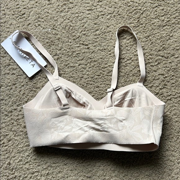 Athleta Ritual Lace Bra - Picture 3 of 5